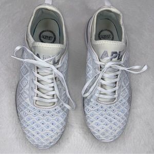 APL Sneakers Techloom Phantom Sz 7.5 white with light blue